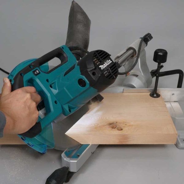 Торцовочная пила с протяжкой 1450Вт 260мм Makita LS1110F