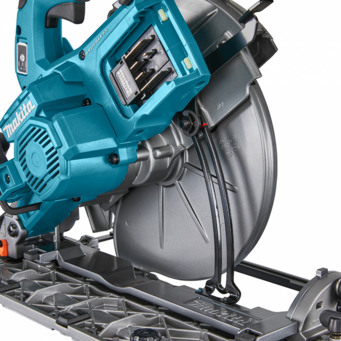 Аккумуляторная дисковая пила XGT Makita HS009GZ