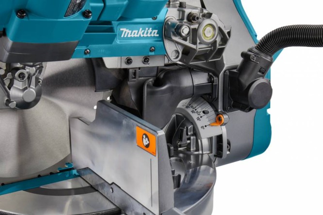 Аккумуляторная торцовочная пила Makita LS004GZ01