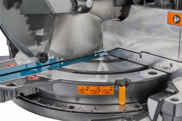 Аккумуляторная торцовочная пила Makita LS004GZ01