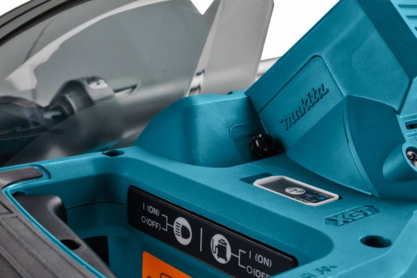 Аккумуляторная торцовочная пила Makita LS004GZ01