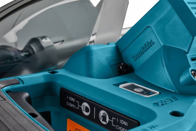 Аккумуляторная торцовочная пила Makita LS004GZ01