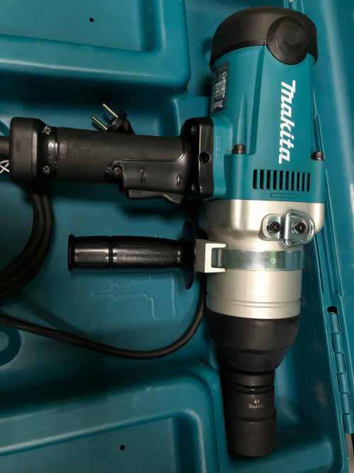 Ударный гайковерт Makita TW1000 сетевой, 1000Нм, 1300Вт