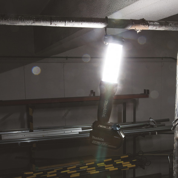 Аккумуляторный фонарь Makita DEBDML807 (DML807)