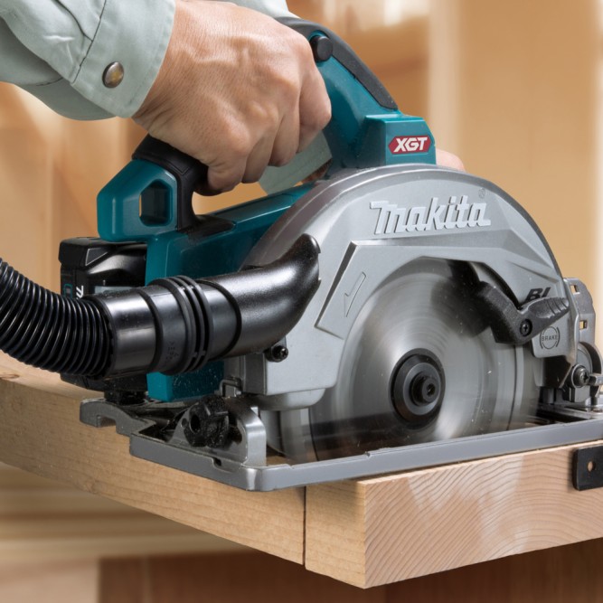 Аккумуляторная дисковая пила Makita XGT HS004GZ01