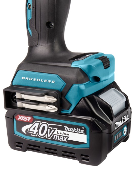 Аккумуляторная дрель-шуруповерт Makita XGT DF001GD201