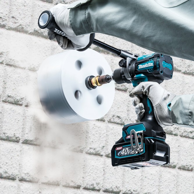 Аккумуляторная дрель-шуруповерт Makita XGT DF001GD201