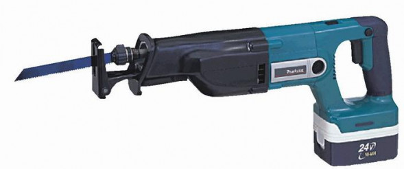 Аккумуляторная сабельная пила Makita BJR240SJ