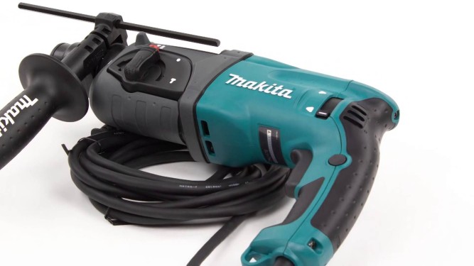 Перфоратор Makita HR 2470