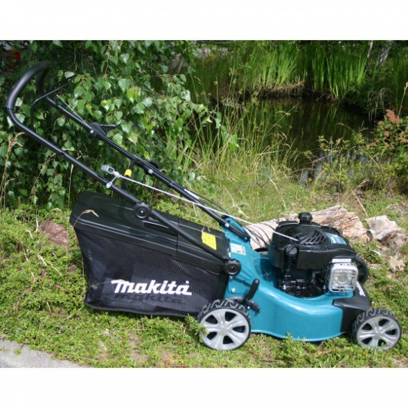 Газонокосилка бензиновая Makita PLM4120N