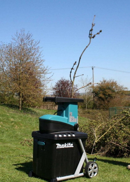 Makita UD2500 Измельчитель садовый (UD 2500)