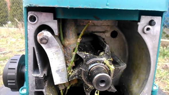 Makita UD2500 Измельчитель садовый (UD 2500)