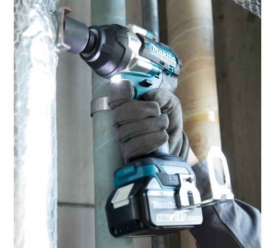 Аккумуляторный ударный гайковерт Makita DTW700Z