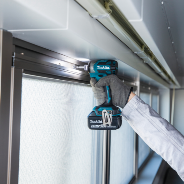 Аккумуляторный ударный шуруповерт Makita DTD173Z (DTD 173 Z) 