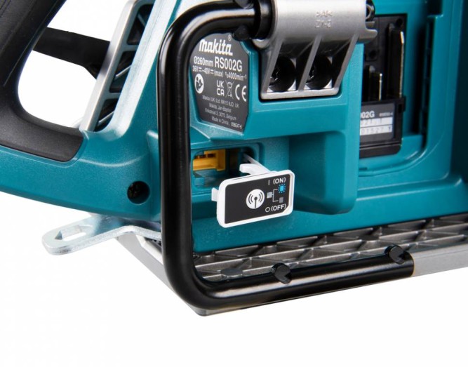 Аккумуляторная дисковая пила Makita XGT RS002GZ