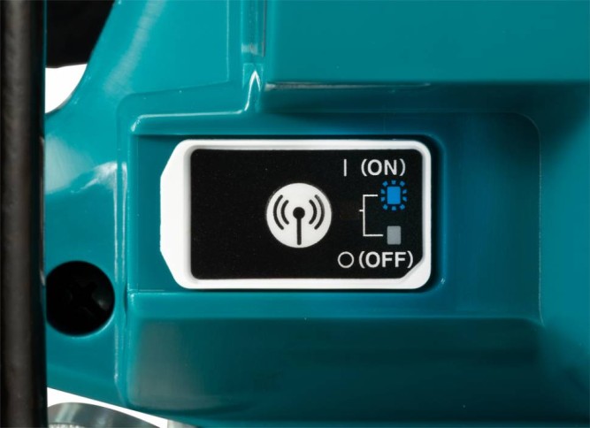 Аккумуляторная дисковая пила Makita XGT RS002GZ