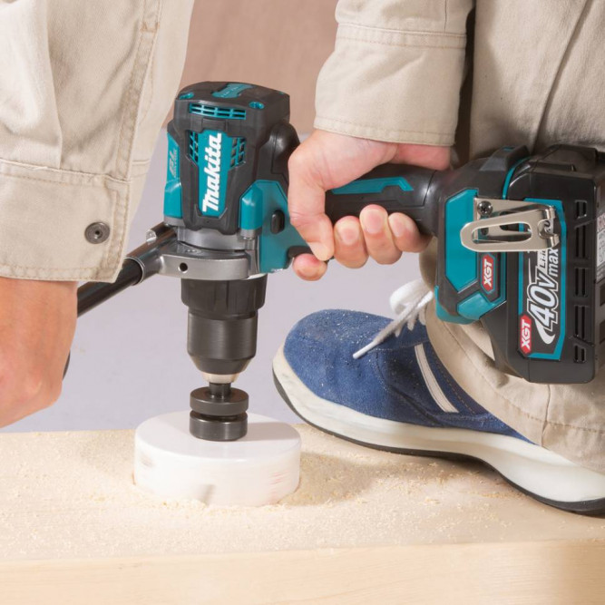 Аккумуляторная дрель-шуруповерт Makita DF001GZ