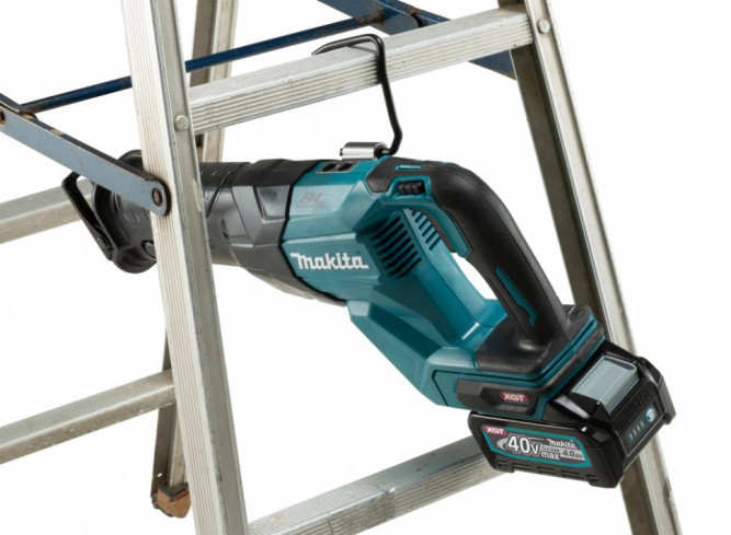 Аккумуляторная сабельная пила Makita XGT JR001GM201