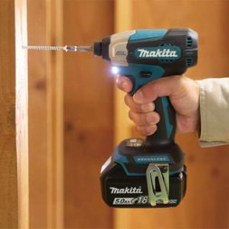 Аккумуляторный ударный шуруповерт Makita DTD157RTJ (DTD 157 RTJ)