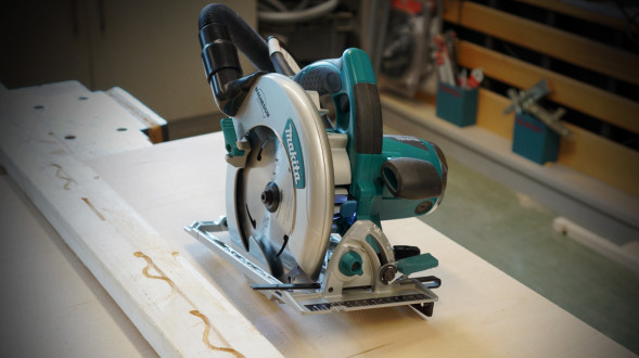 Пила дисковая Makita 5008MG