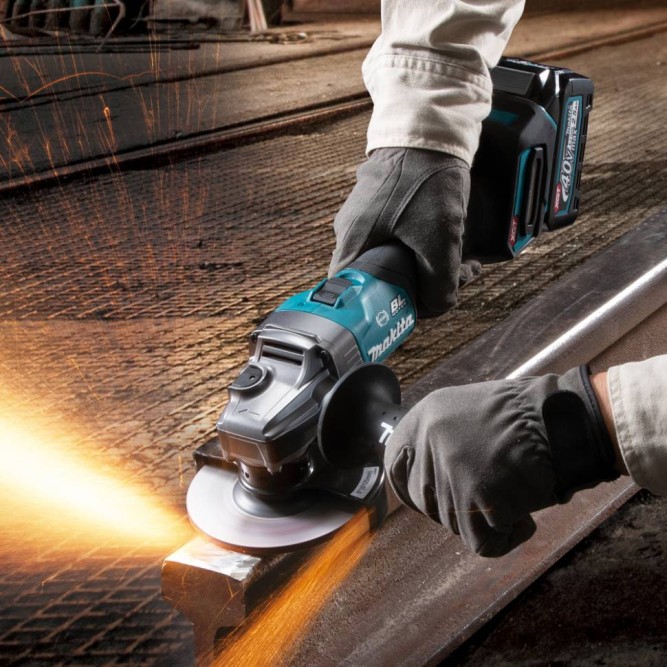 Аккумуляторная болгарка (УШМ) Makita GA005GM201 (125мм, 40В, 2*АКБ 4А·ч)