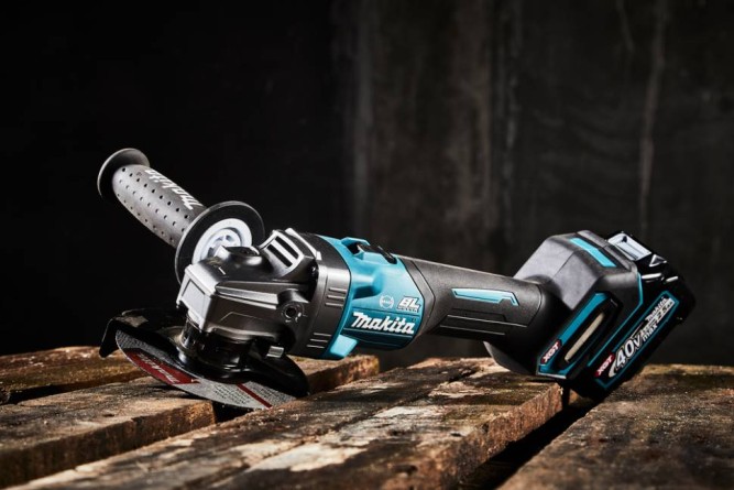 Аккумуляторная болгарка (УШМ) Makita GA005GM201 (125мм, 40В, 2*АКБ 4А·ч)