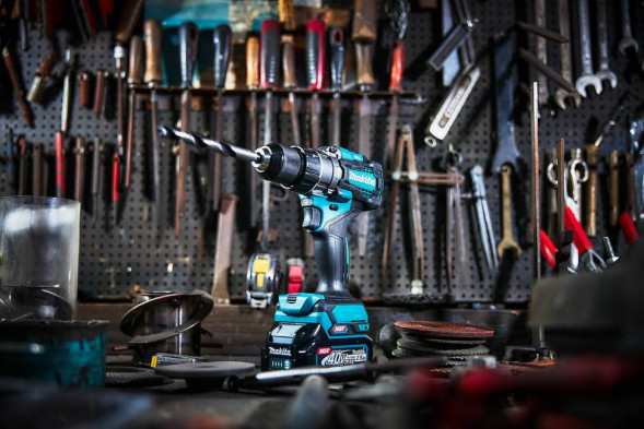 Ударная дрель-шуруповерт XGT Makita HP001GD201