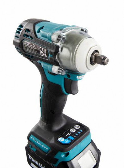 Аккумуляторный ударный гайковерт Makita DTW302RTJ ( DTW 302 RTJ )