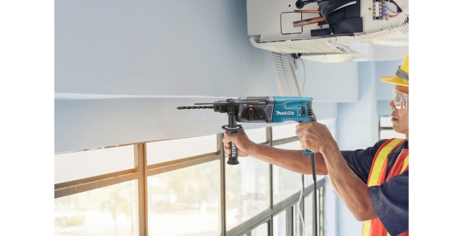 Перфоратор Makita HR2470X15