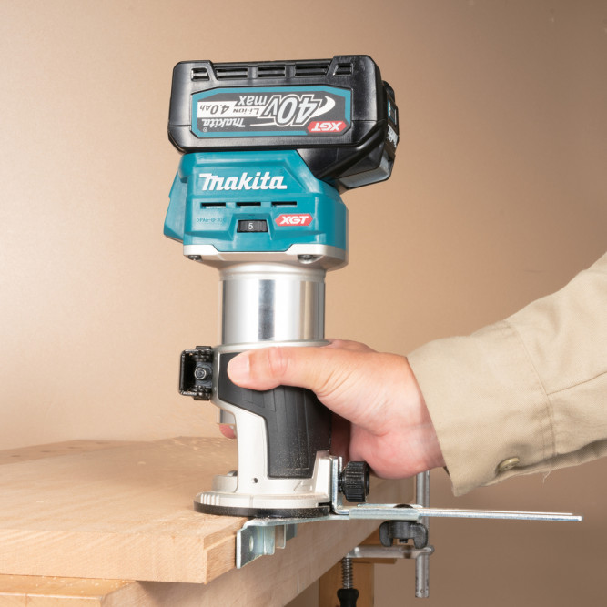 Аккумуляторный Фрезер Кромочный Makita RT001GZ19 