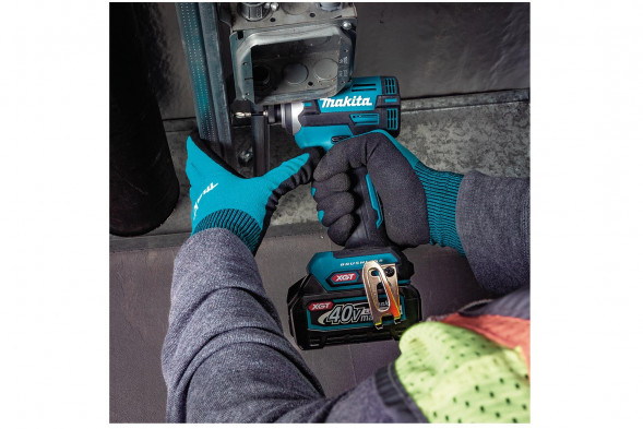 Бесщеточный ударный шуруповерт Makita 40B XGT TD003GZ